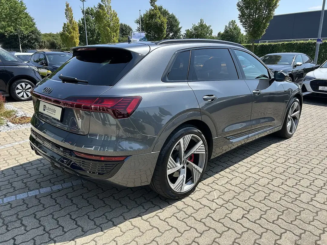 Audi Q8 e-tron 50 Matrix LED S line - Thumbnail 5
