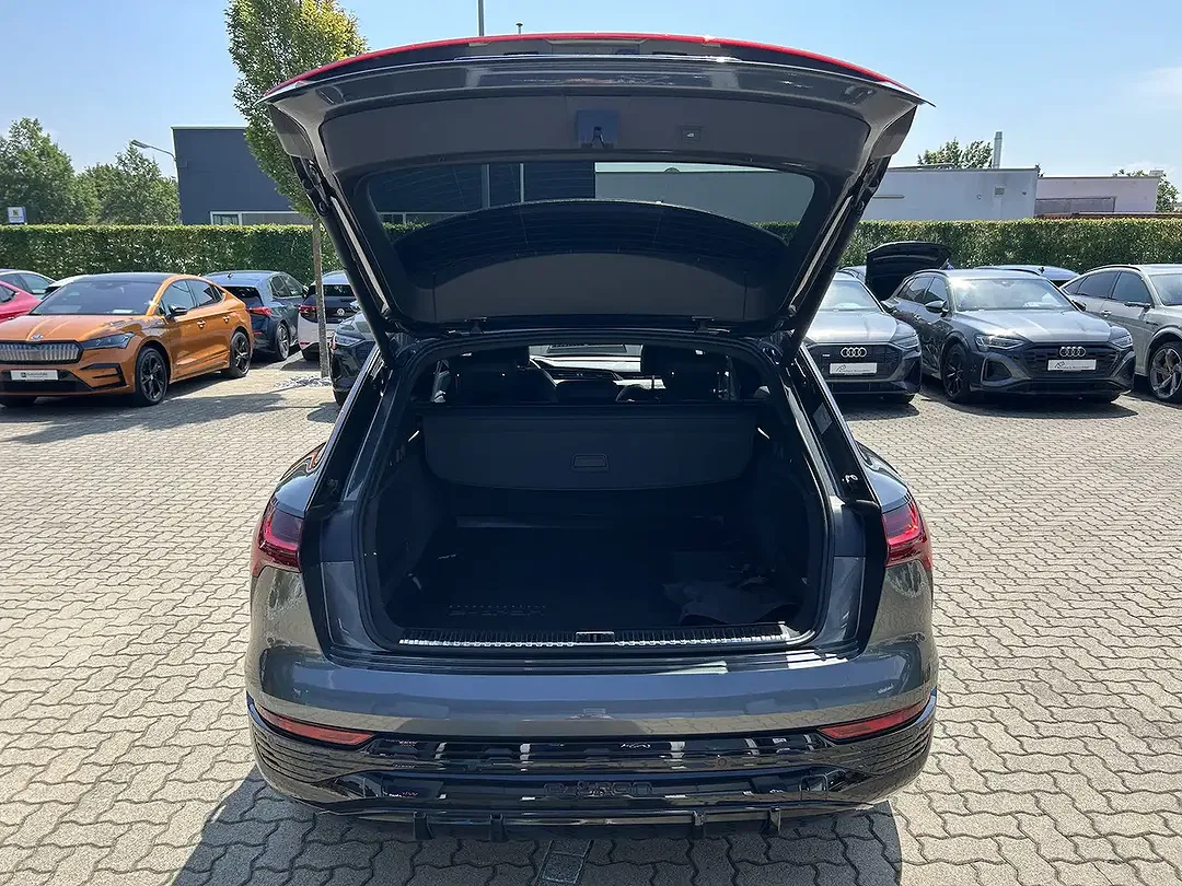 Audi Q8 e-tron 50 Matrix LED S line - Thumbnail 6