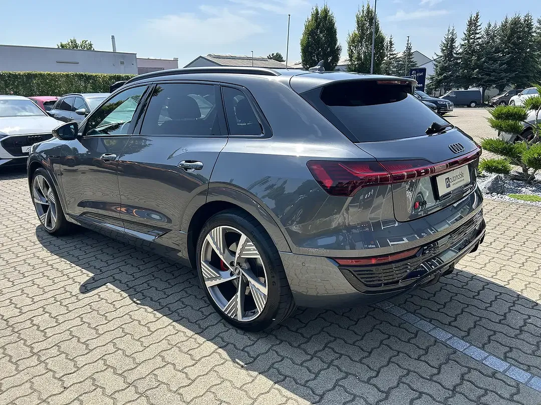 Audi Q8 e-tron 50 Matrix LED S line - Thumbnail 7