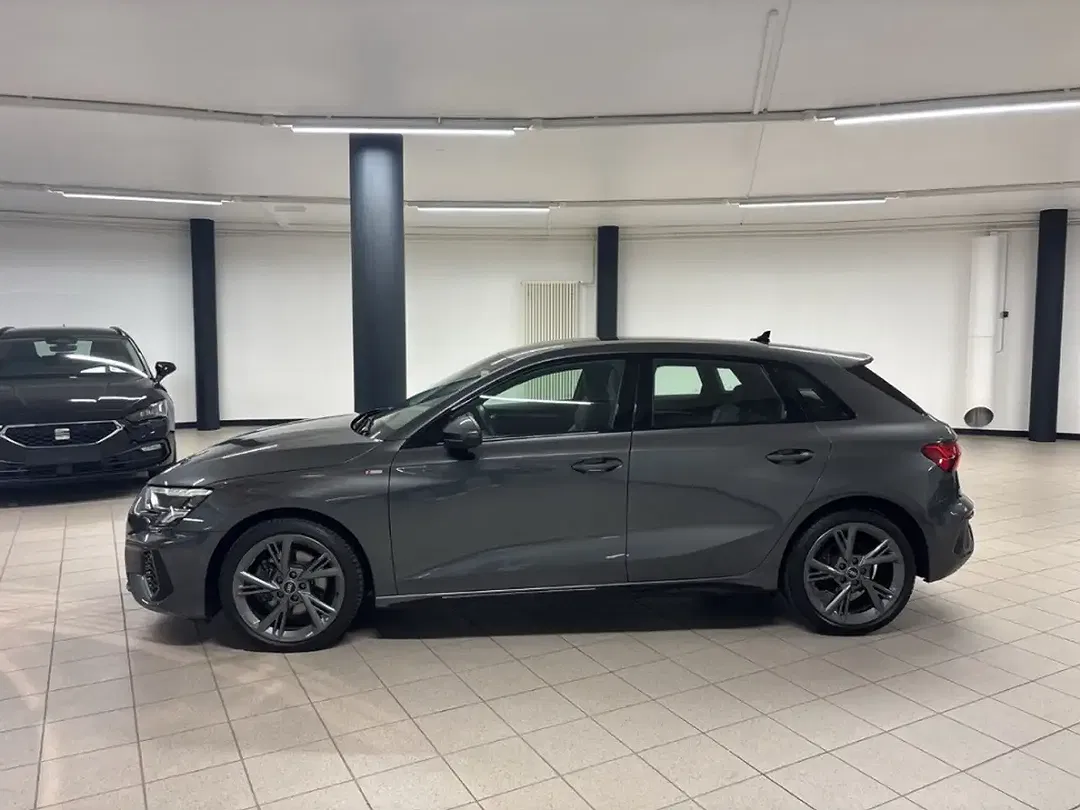 Audi A3 40 TDI quattro Sportback S line - Thumbnail 3