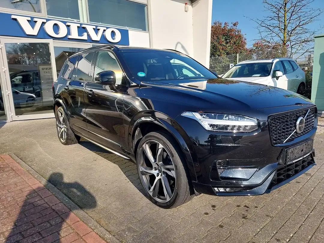 Volvo XC90 B5 AWD Ultimate Dark - Thumbnail 1