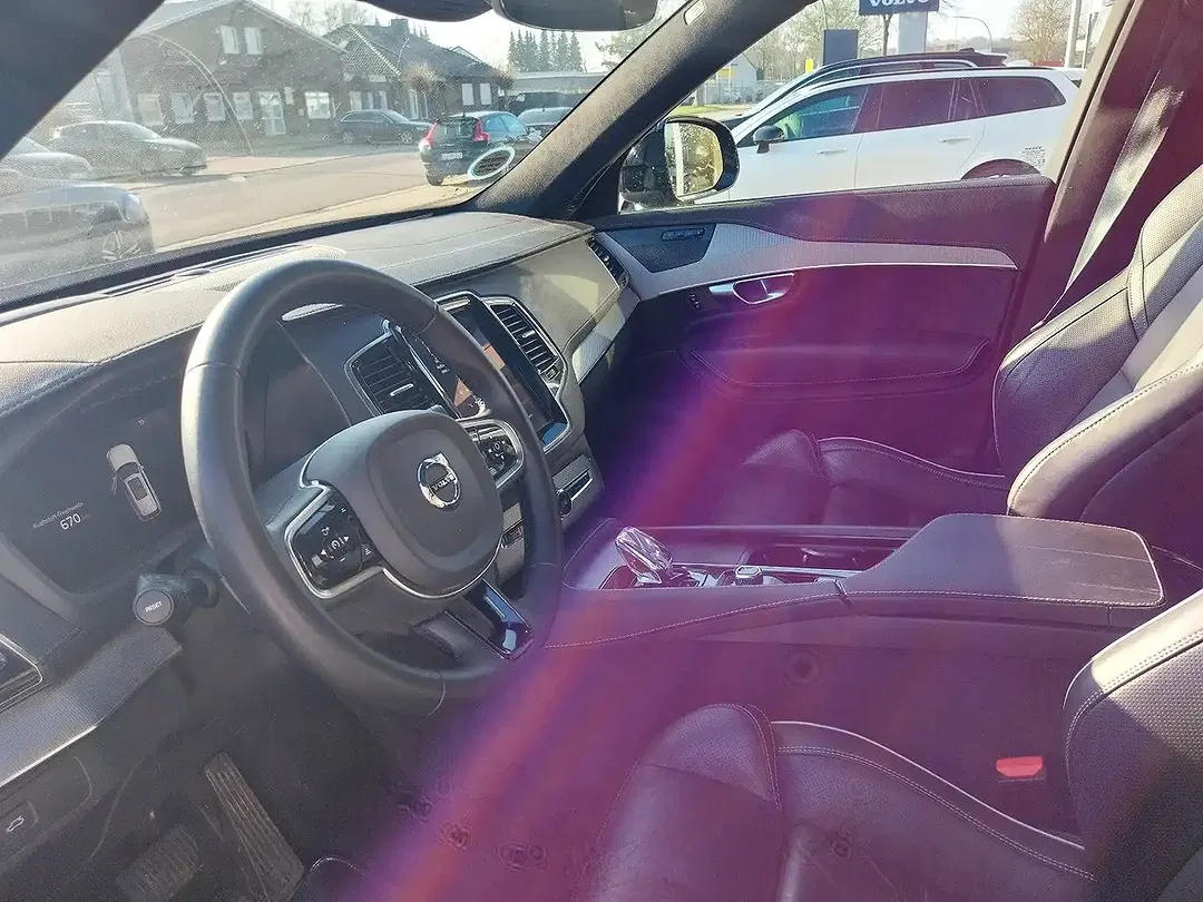 Volvo XC90 B5 AWD Ultimate Dark - Thumbnail 10