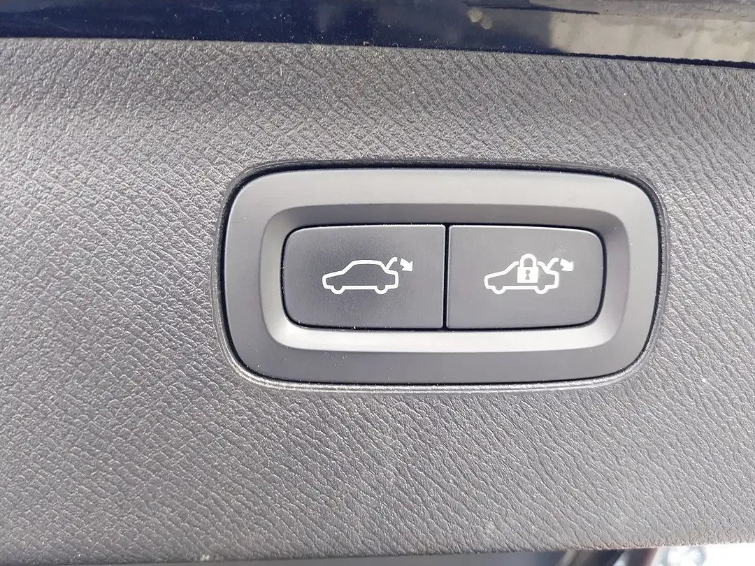 Volvo XC90 B5 AWD Ultimate Dark - Thumbnail 12