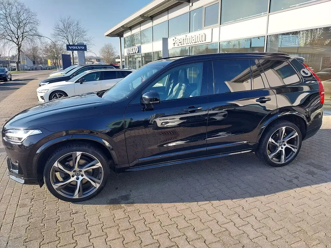 Volvo XC90 B5 AWD Ultimate Dark - Thumbnail 4