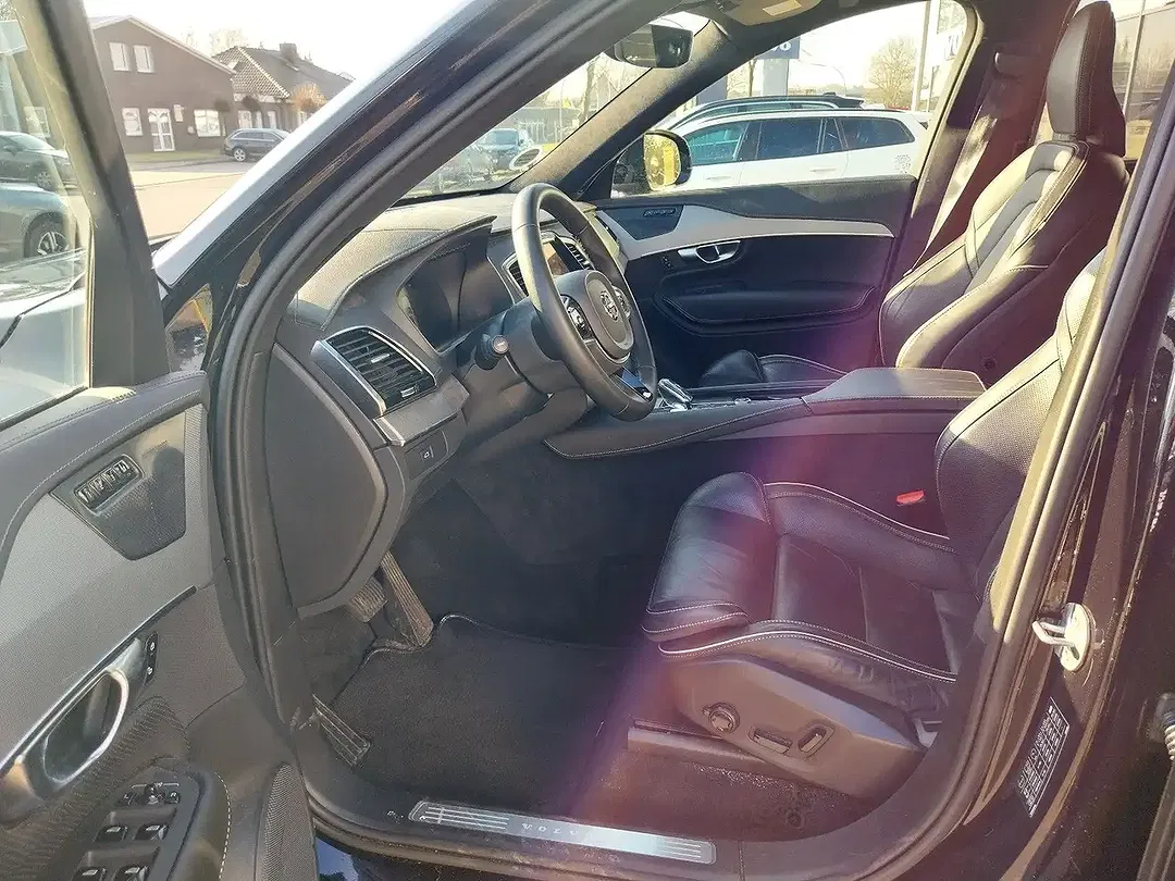 Volvo XC90 B5 AWD Ultimate Dark - Thumbnail 9