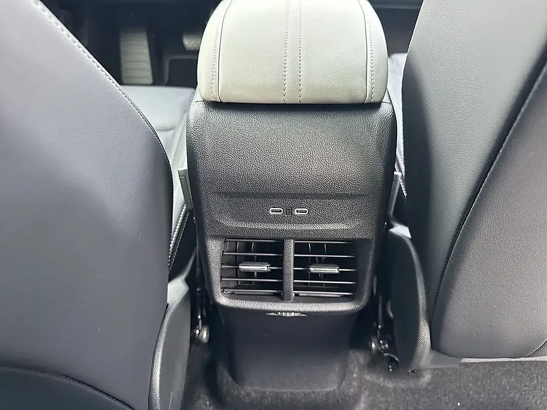 Ford Explorer Premium - Thumbnail 12