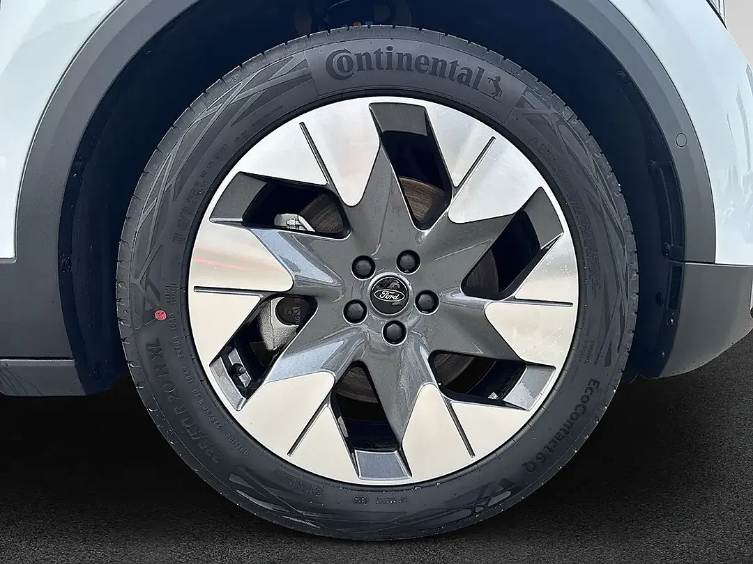 Ford Explorer Premium - Thumbnail 4