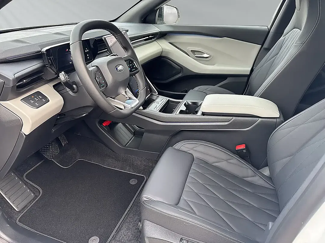 Ford Explorer Premium - Thumbnail 9