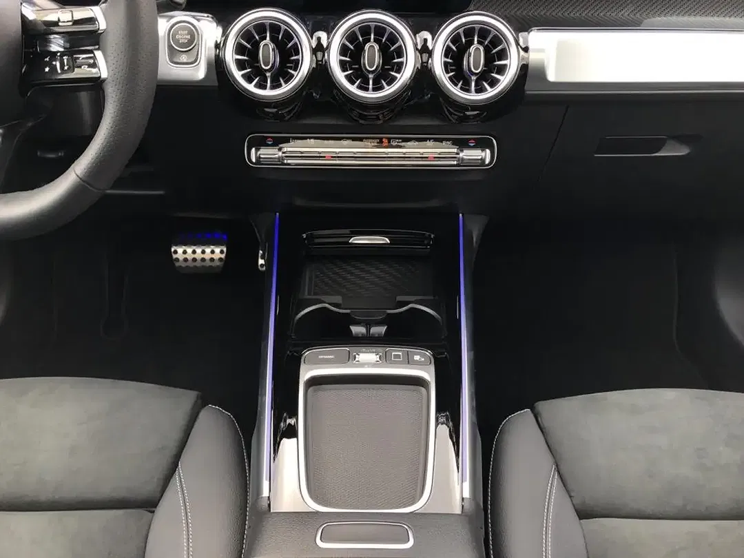 Mercedes-Benz GLB 220 4MATIC AMG MBUX Burmester Night - foto 14