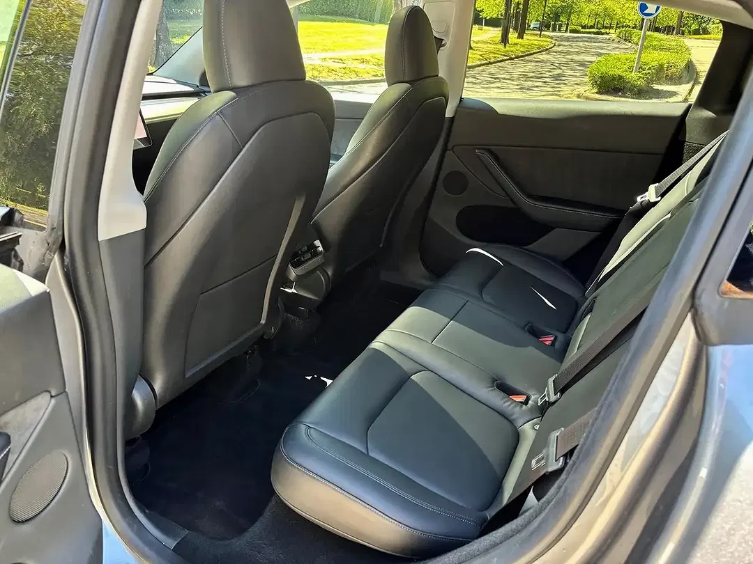 Tesla Model Y Dual Motor Long Range - foto 15