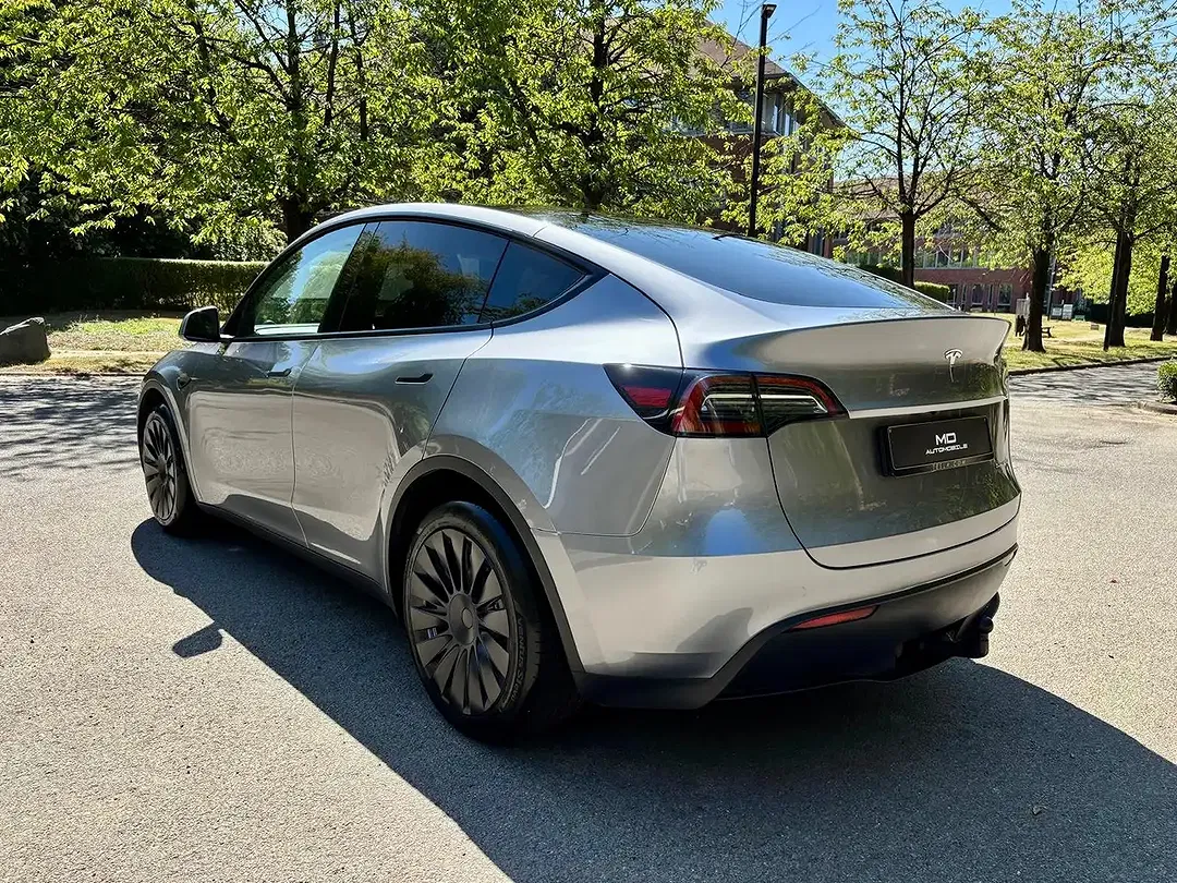 Tesla Model Y Dual Motor Long Range - Thumbnail 3