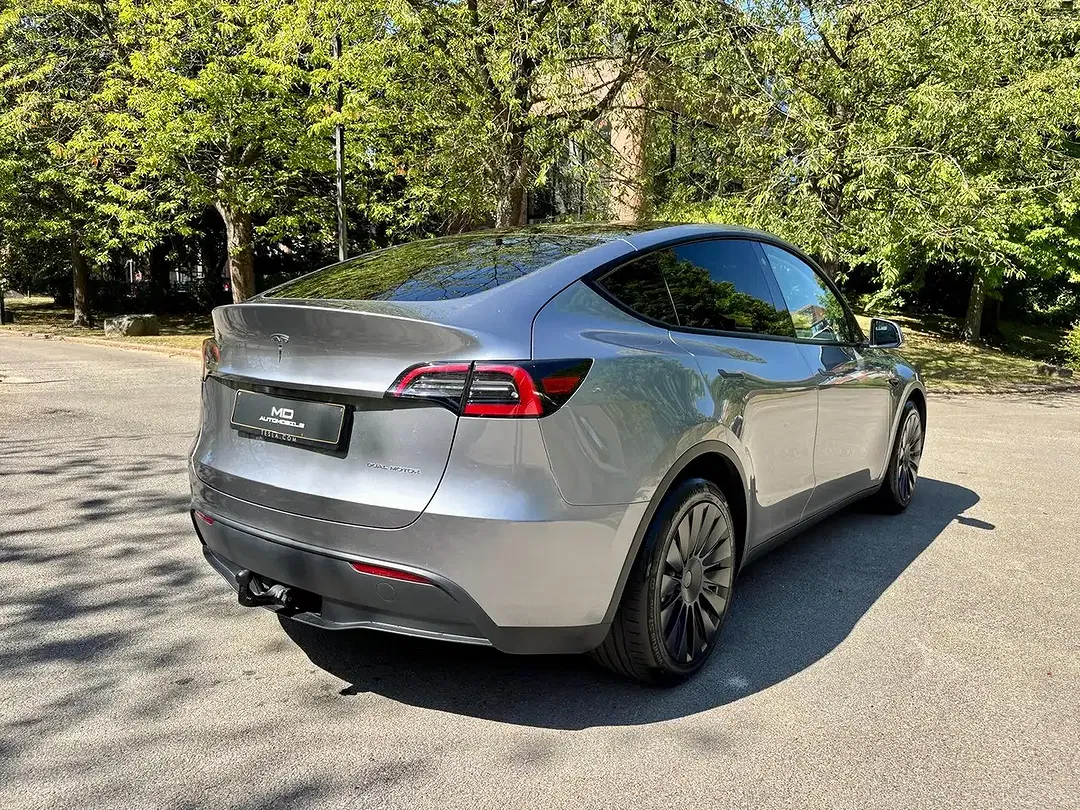 Tesla Model Y Dual Motor Long Range - Thumbnail 7