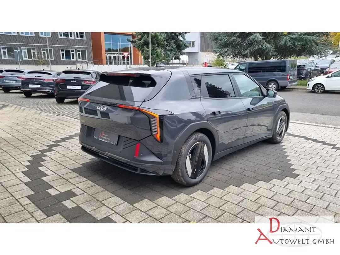 Kia EV4 Earth - Thumbnail 3