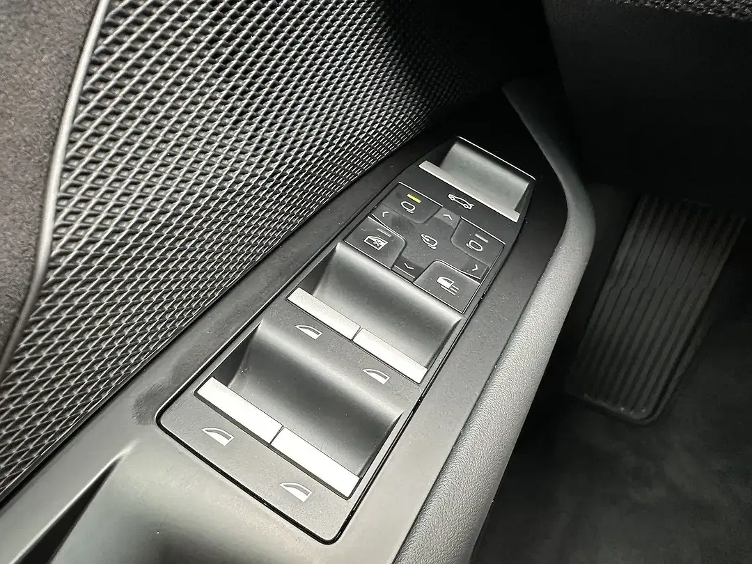 BMW iX3 xDrive M Sport Pro - Thumbnail 15