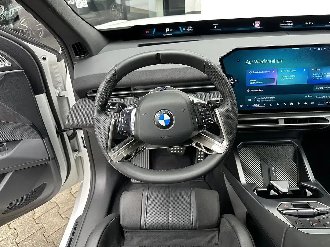 BMW iX3 xDrive M Sport Pro - Thumbnail 5