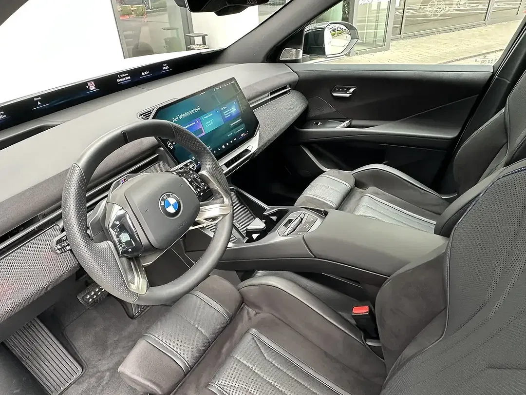BMW iX3 xDrive M Sport Pro - Thumbnail 7