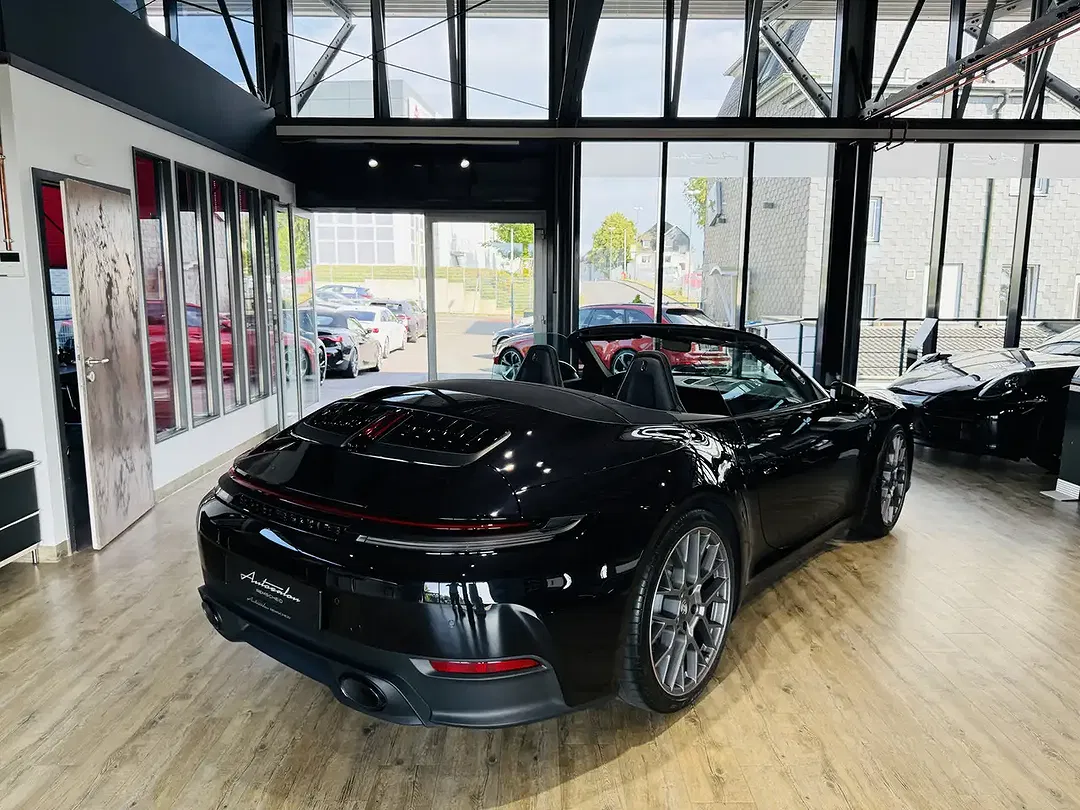 Porsche 911 Carrera Cabriolet - Thumbnail 11