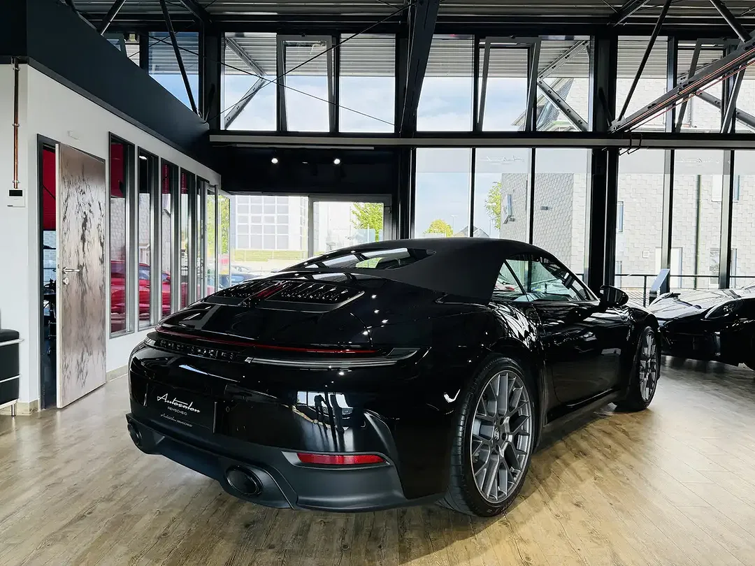 Porsche 911 Carrera Cabriolet - Thumbnail 12