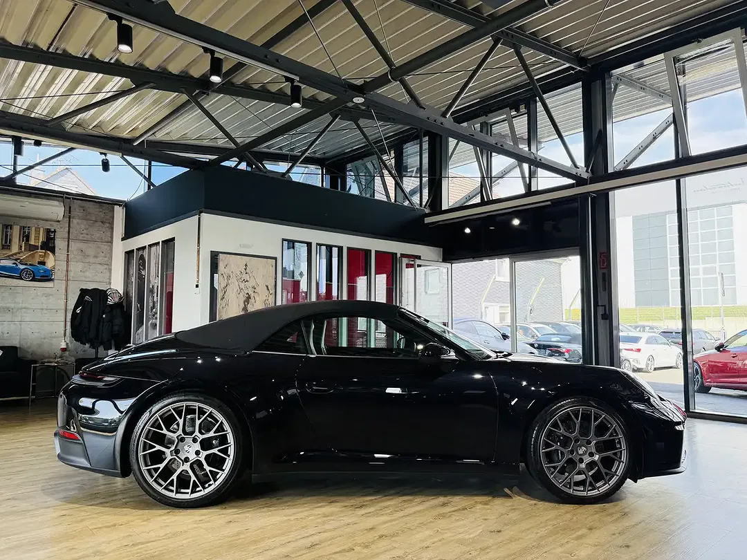 Porsche 911 Carrera Cabriolet - Thumbnail 14