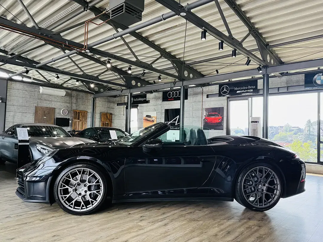 Porsche 911 Carrera Cabriolet - Thumbnail 5