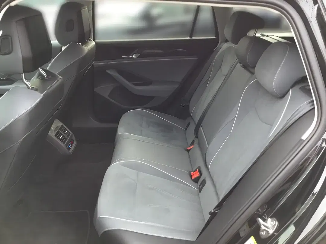 Volkswagen Passat Variant 2.0 TDI DSG - Thumbnail 13