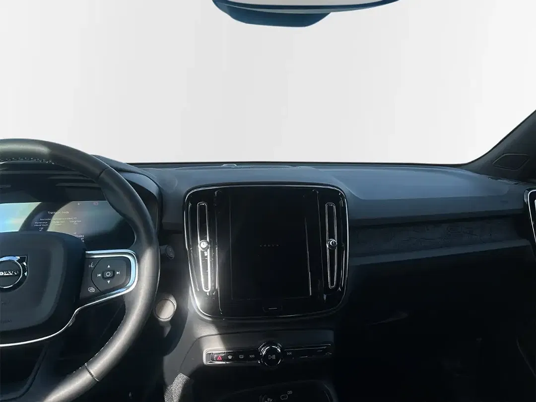Volvo EX40 Single Motor Extended Range Plus Black Edition - Thumbnail 11