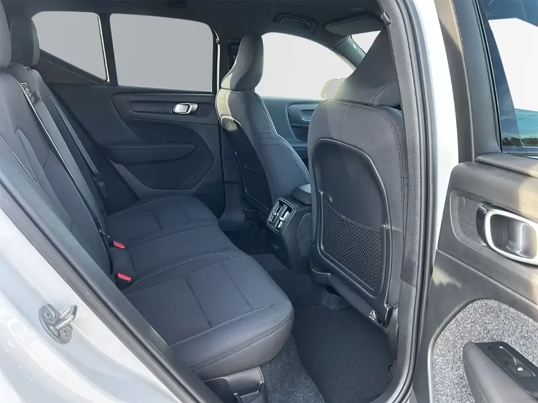 Volvo EX40 Single Motor Extended Range Plus Black Edition - Thumbnail 5