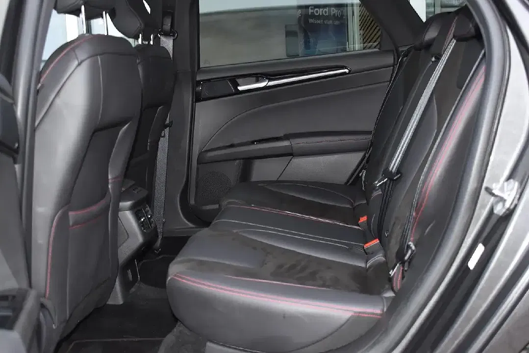 Ford Mondeo Hybrid ST-Line - Thumbnail 9