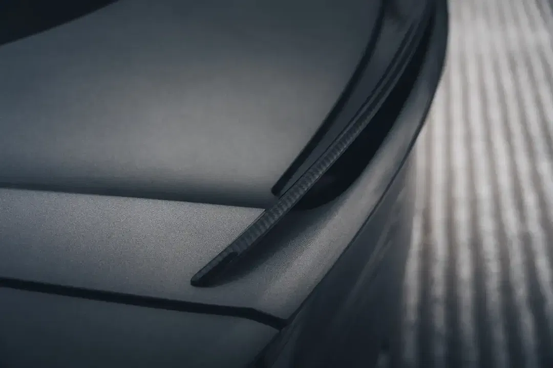 Aston Martin DBS - Thumbnail 12