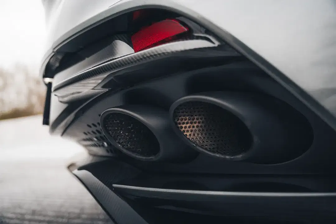 Aston Martin DBS - Thumbnail 13