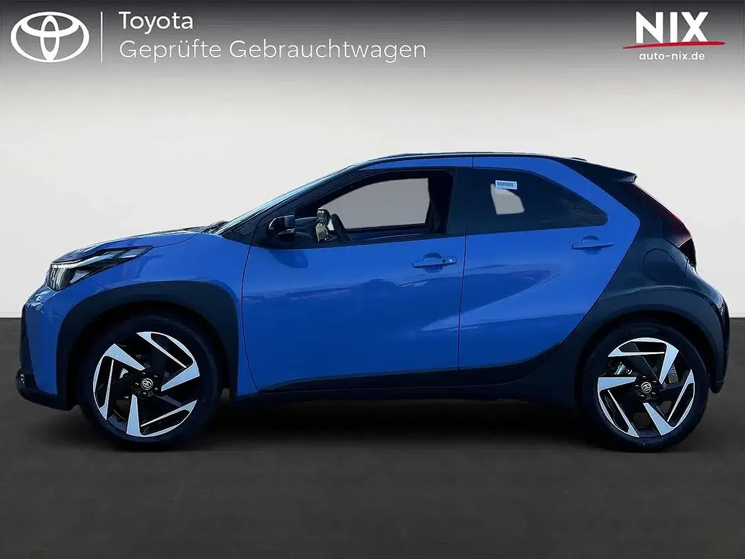 Toyota Aygo X 1.5 Hybrid Lounge - Thumbnail 3