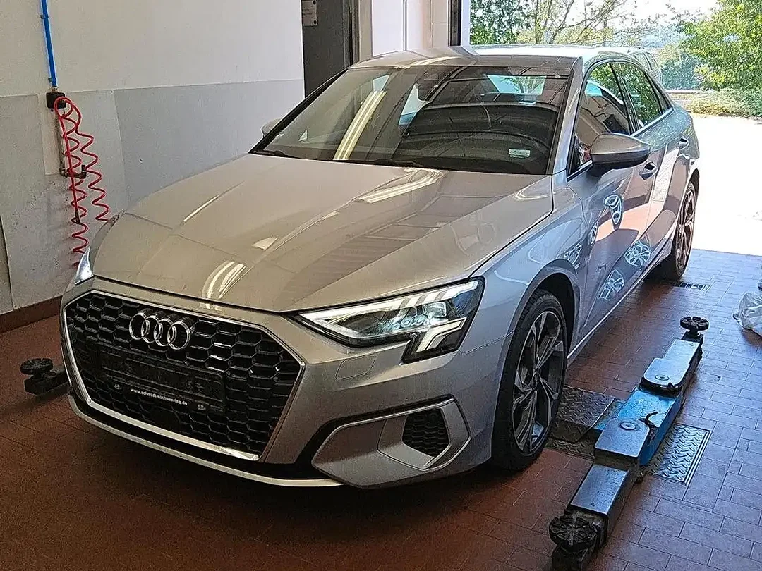 Audi A3 35 TFSI Matrix LED S line - Afbeelding 1