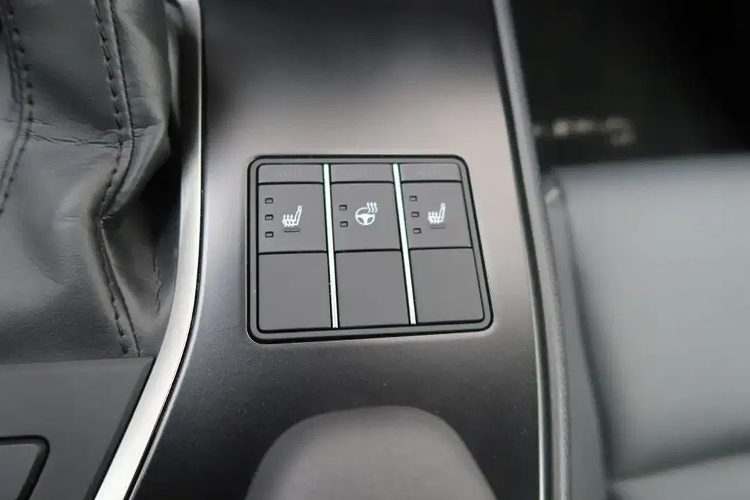 Lexus UX 250h F SPORT Design - Thumbnail 15
