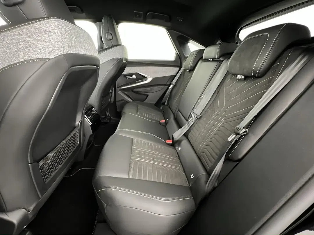 Peugeot 3008 GT - Thumbnail 8