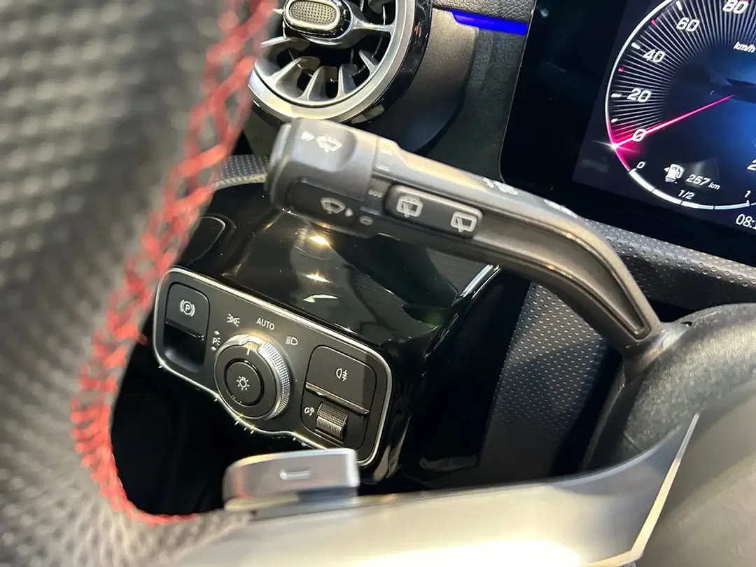 Mercedes-Benz A 200 AUT AMG MBUX Night - Thumbnail 13