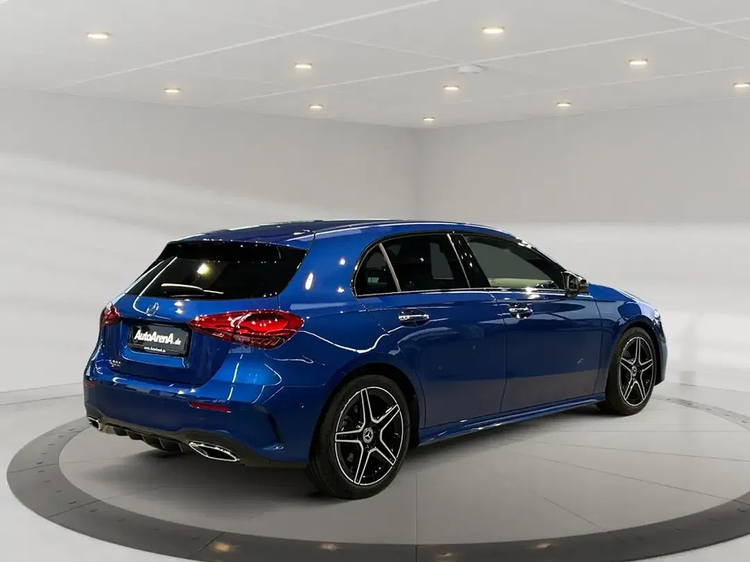 Mercedes-Benz A 200 AUT AMG MBUX Night - foto 2