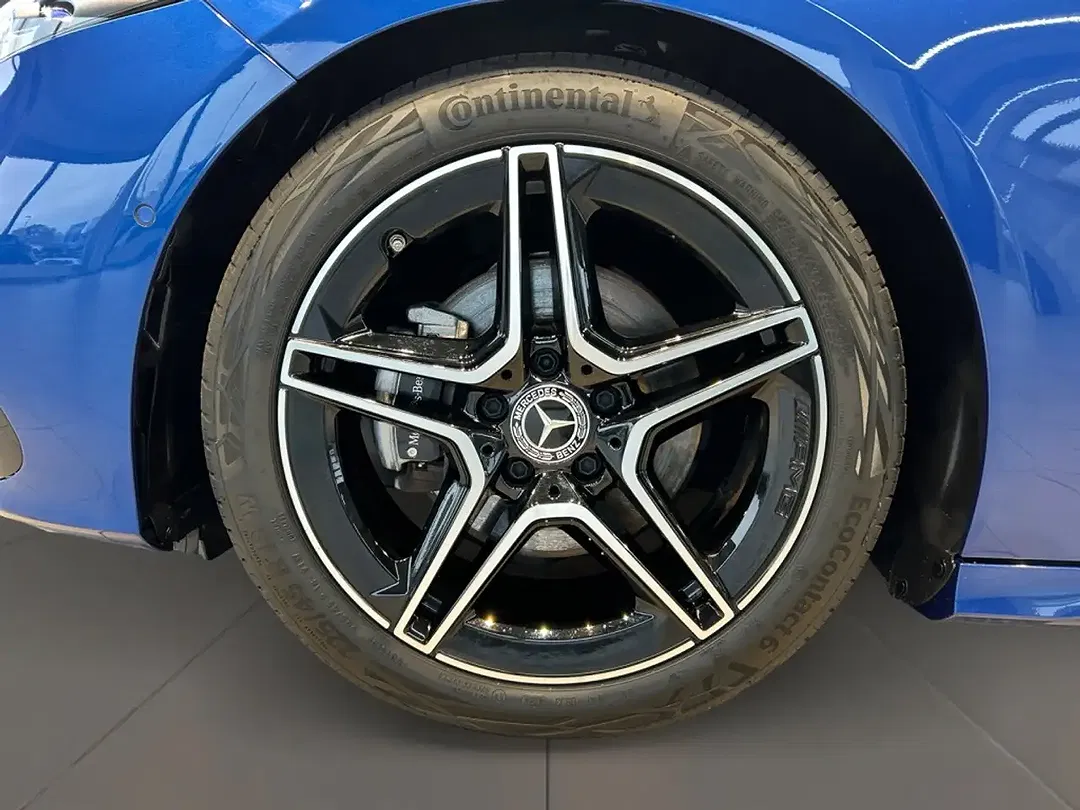 Mercedes-Benz A 200 AUT AMG MBUX Night - Thumbnail 8