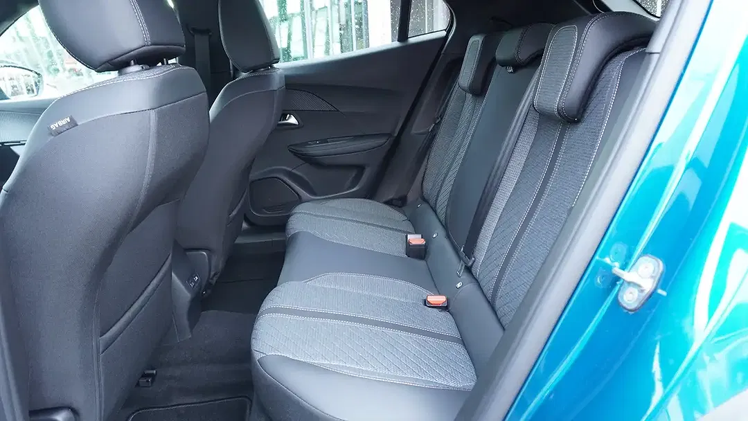 Peugeot 2008 PureTech - Thumbnail 9