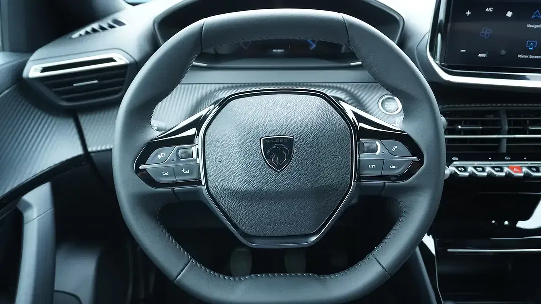 Peugeot 2008 PureTech - Thumbnail 11