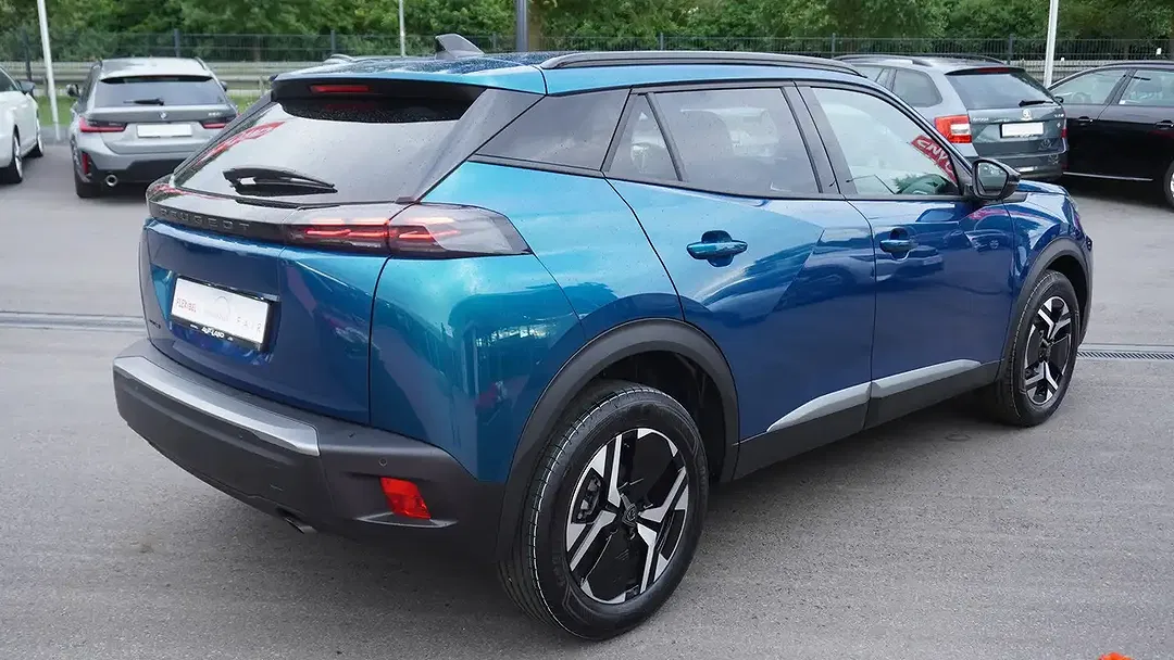 Peugeot 2008 PureTech - Thumbnail 4