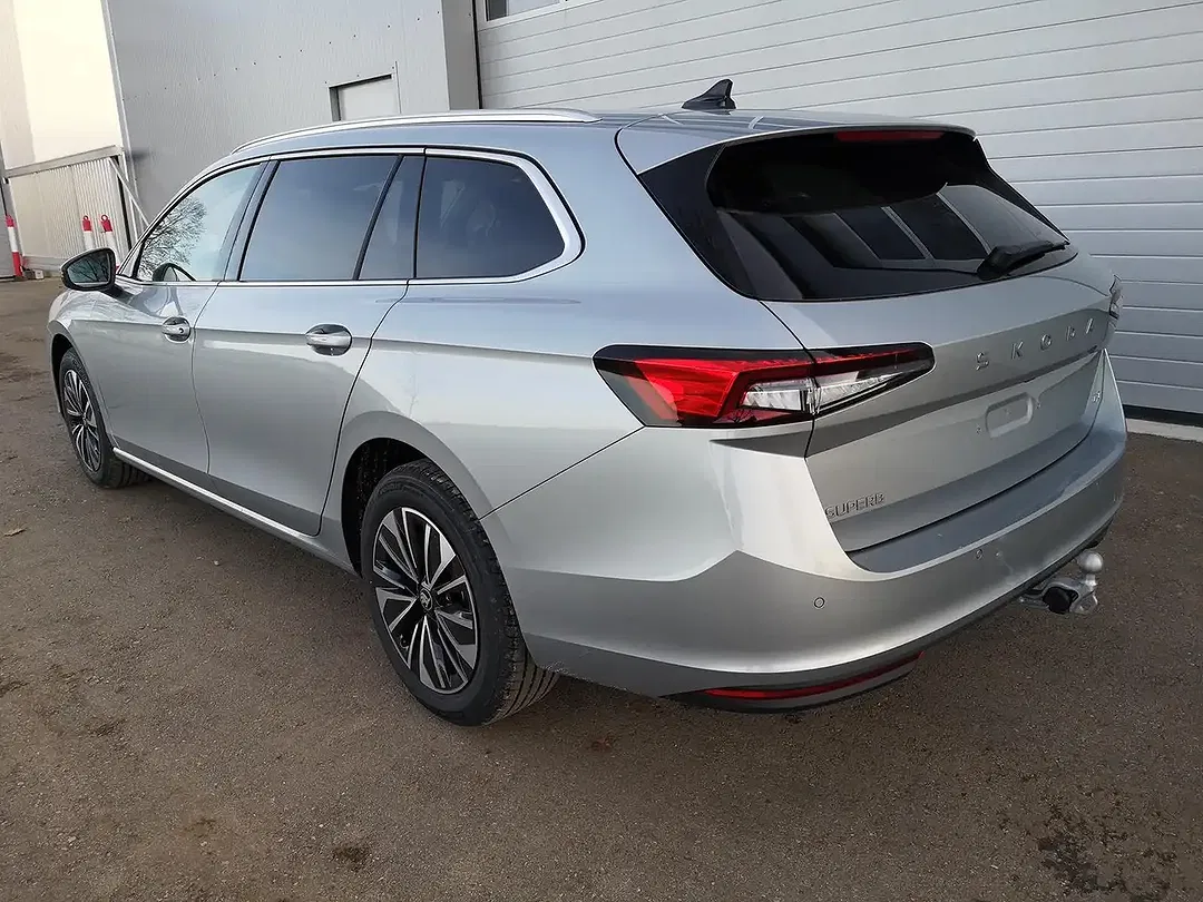 Skoda Superb 2.0 TDI DSG 4x4 Combi Selection - Thumbnail 3