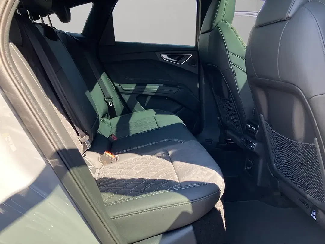 Audi Q4 e-tron quattro performance S line - Thumbnail 10