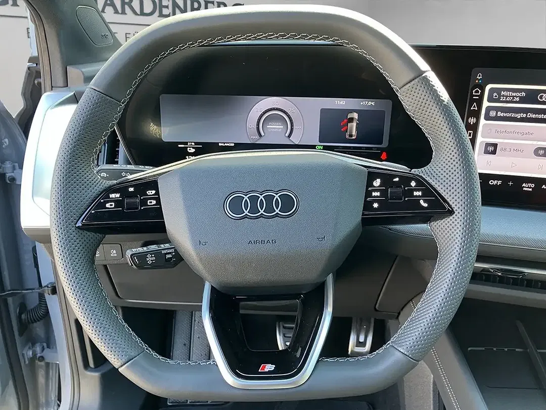 Audi Q4 e-tron quattro performance S line - Thumbnail 12