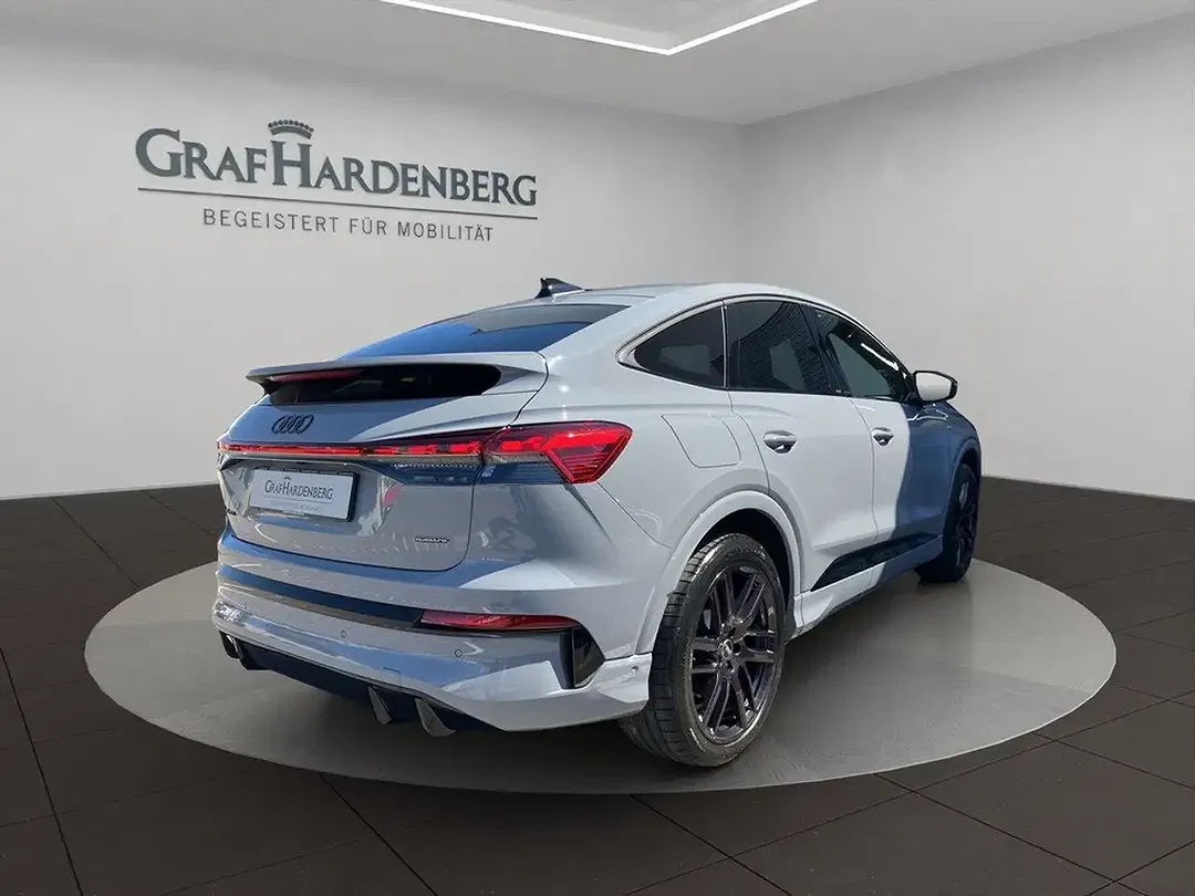 Audi Q4 e-tron quattro performance S line - Thumbnail 2