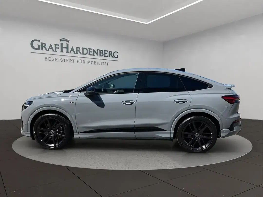 Audi Q4 e-tron quattro performance S line - Thumbnail 5
