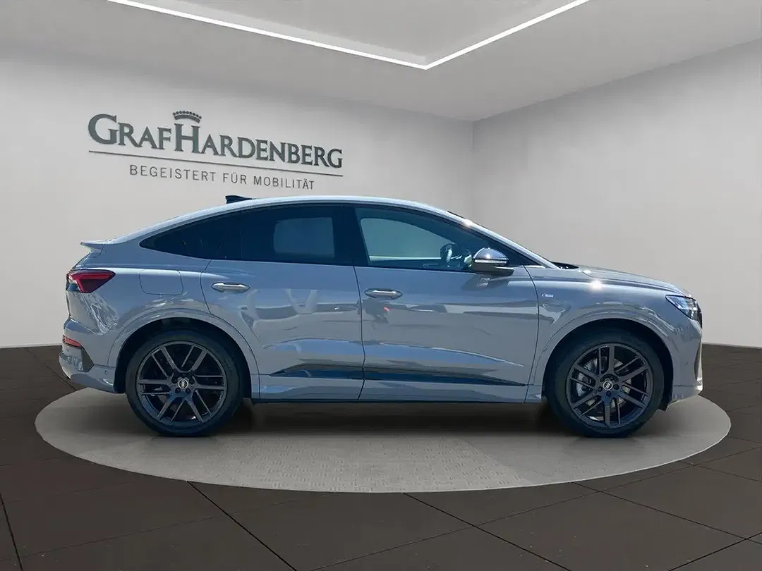 Audi Q4 e-tron quattro performance S line - Thumbnail 6