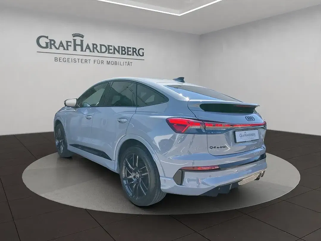 Audi Q4 e-tron quattro performance S line - Thumbnail 8