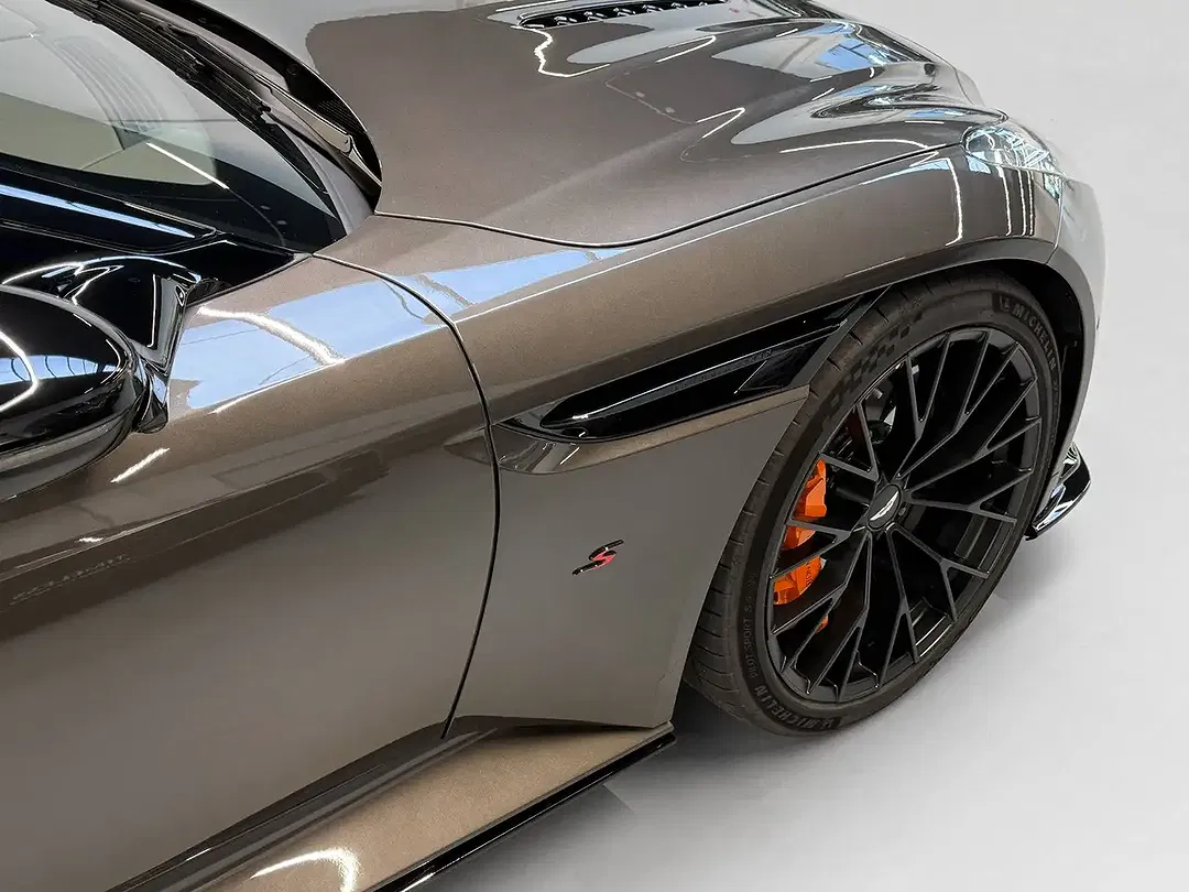 Aston Martin DB12 S Volante - Thumbnail 10
