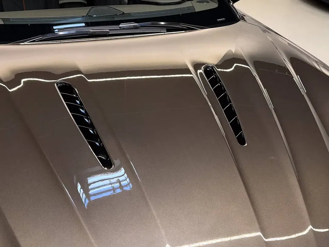Aston Martin DB12 S Volante - Thumbnail 12