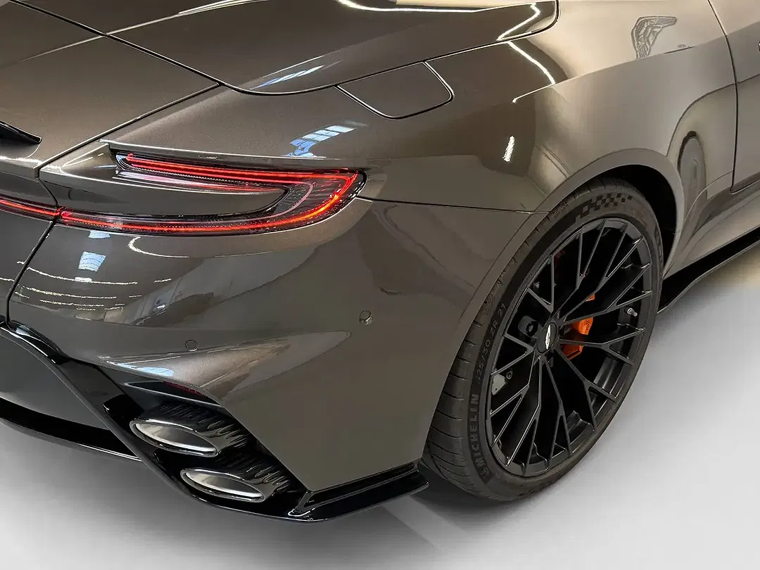 Aston Martin DB12 S Volante - foto 15